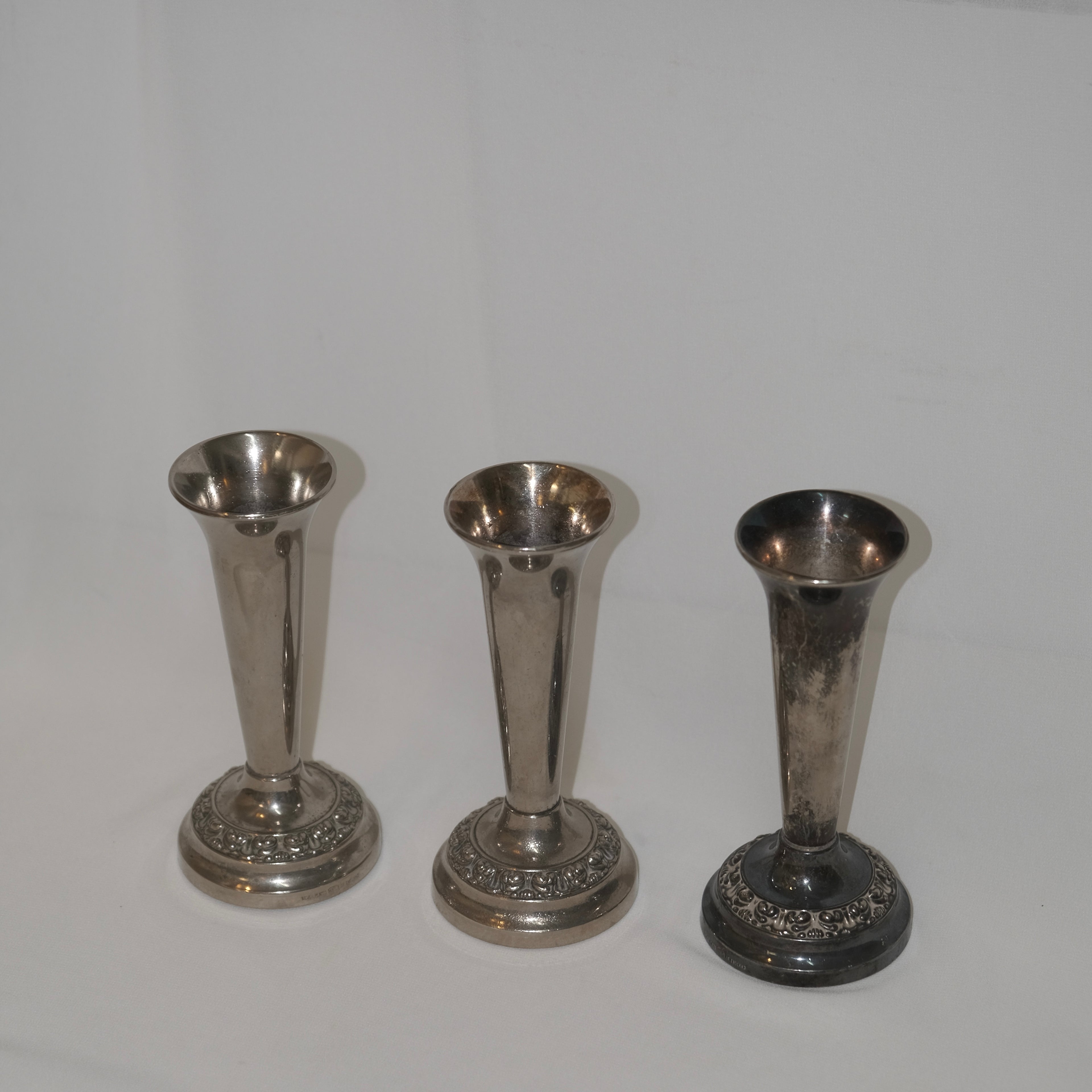 底座雕花典雅銀製燭台