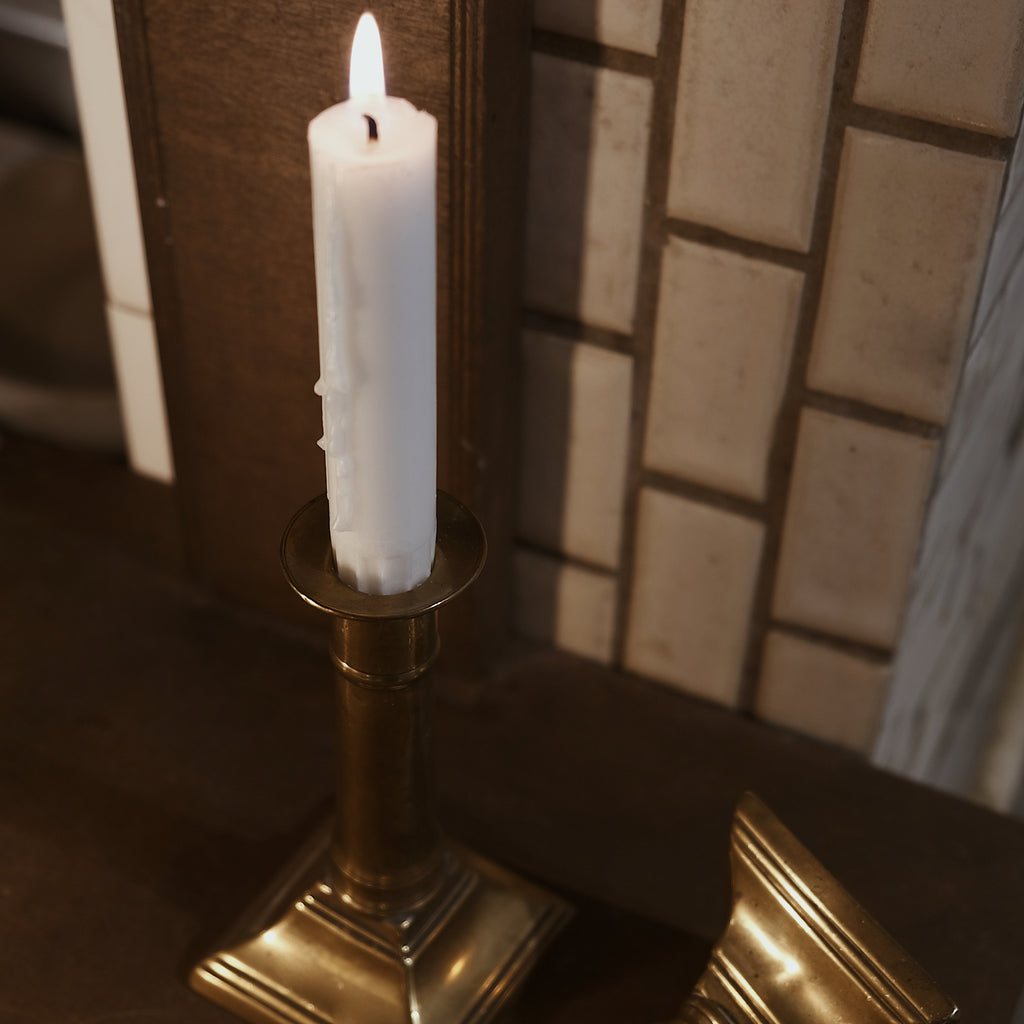 方形底座燭台