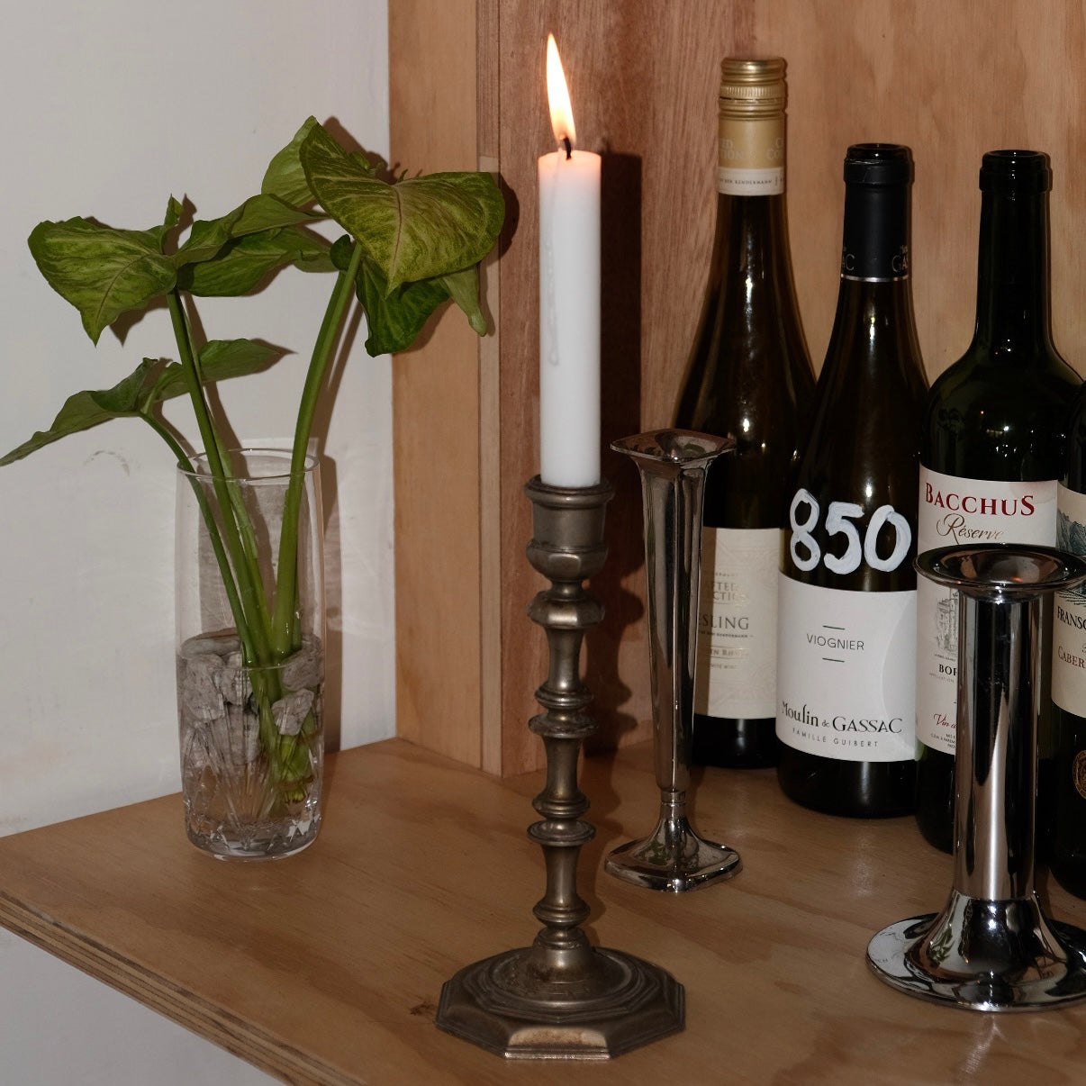 分節柱形黃銅燭台